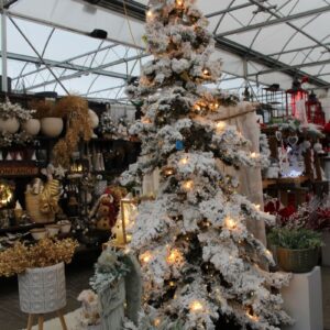 1 sapin artificiel enneigé 12 pieds