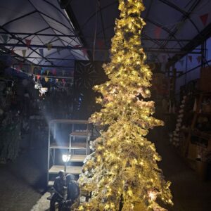 1 sapin artificiel enneigé 12 pieds