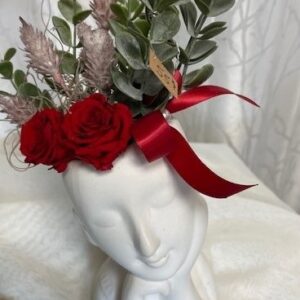 0 la femme en rose avec pampa